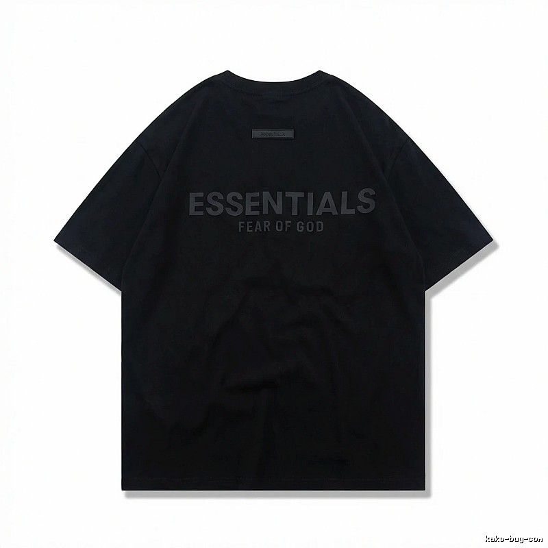 ESSENTIALS minimalist style black T-shirt