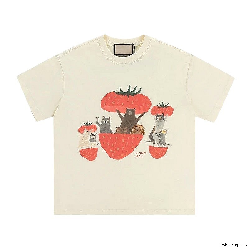 Gucci Strawberry & Animal Playful Style Off-white T-shirt