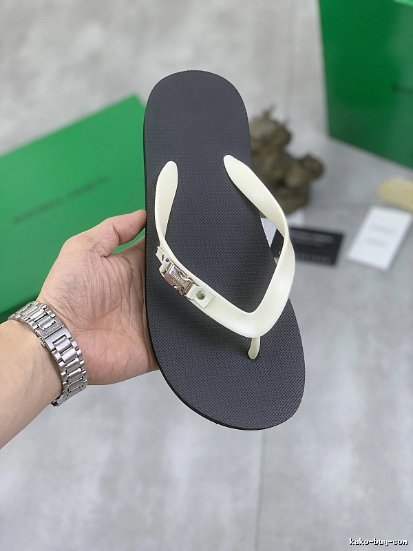 Bottega Veneta Classic Minimalist Black-and-White Colorblock Flip-Flops