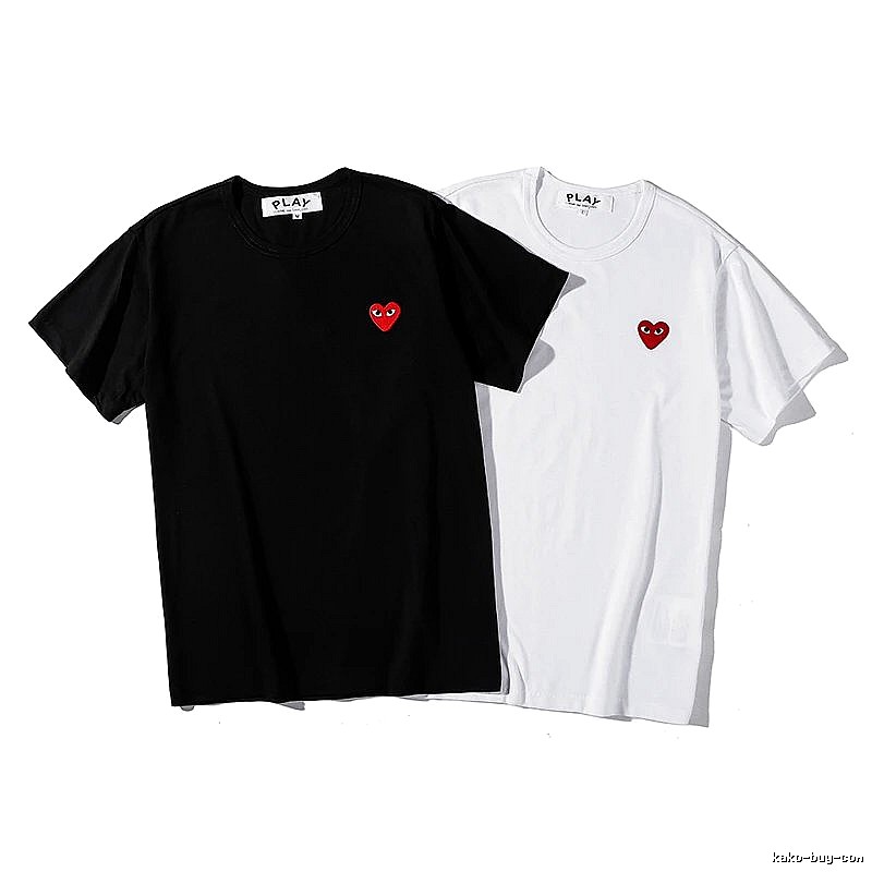 Comme des Garcons PLAY Summer Tee Styling Heart Logo T-Shirt Streetwear Look