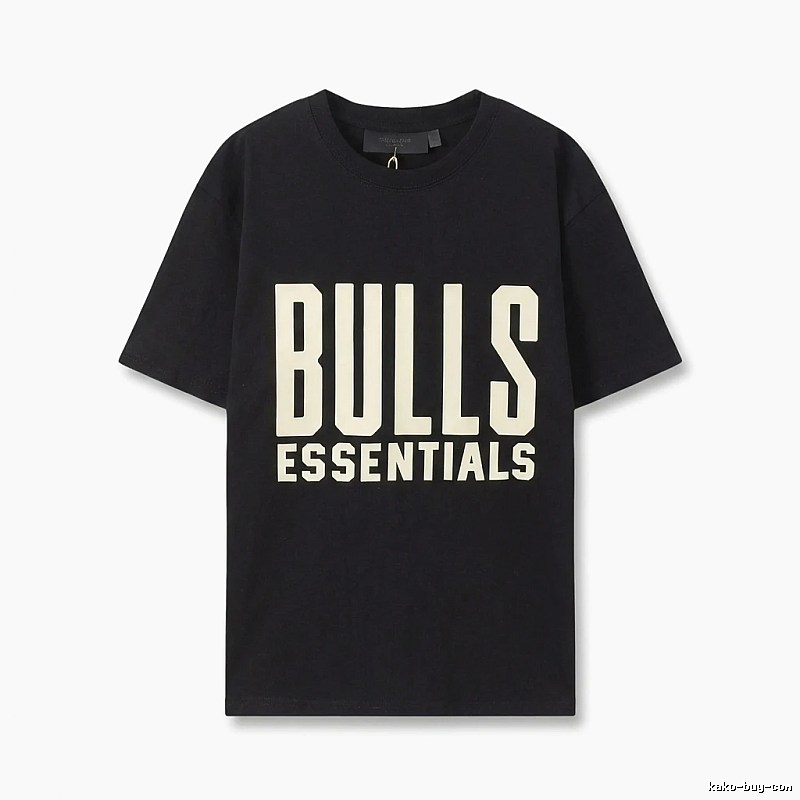 ESSENTIALS Bulls-style black T-shirt