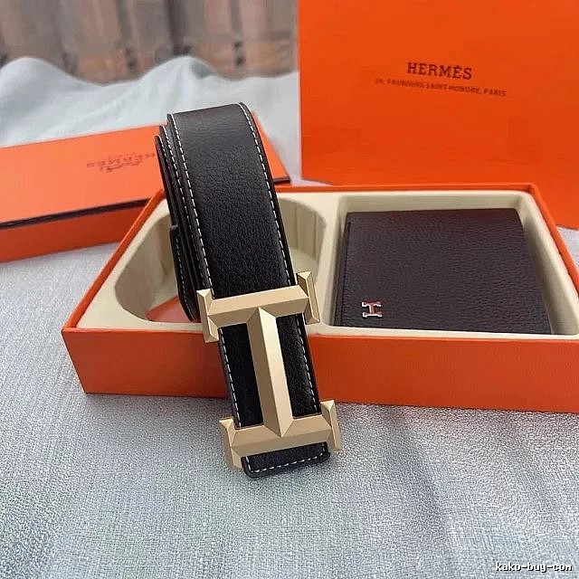 Hermes Travel-Friendly Accent Reversible Leather Belt City Outfit