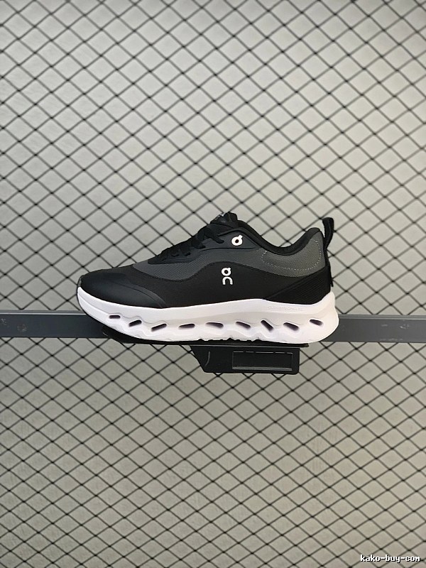 On Black Cloud Runners Defined by Streamlined Toe