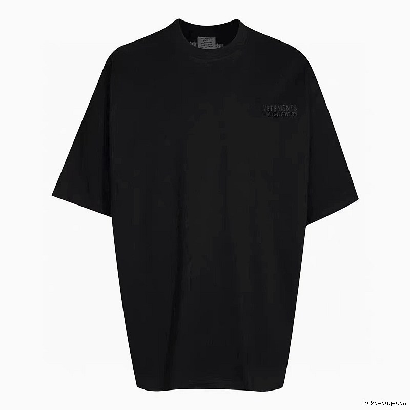 Relaxed Statement graphic T-shirt Black Colorful Lucky with Versatile Design